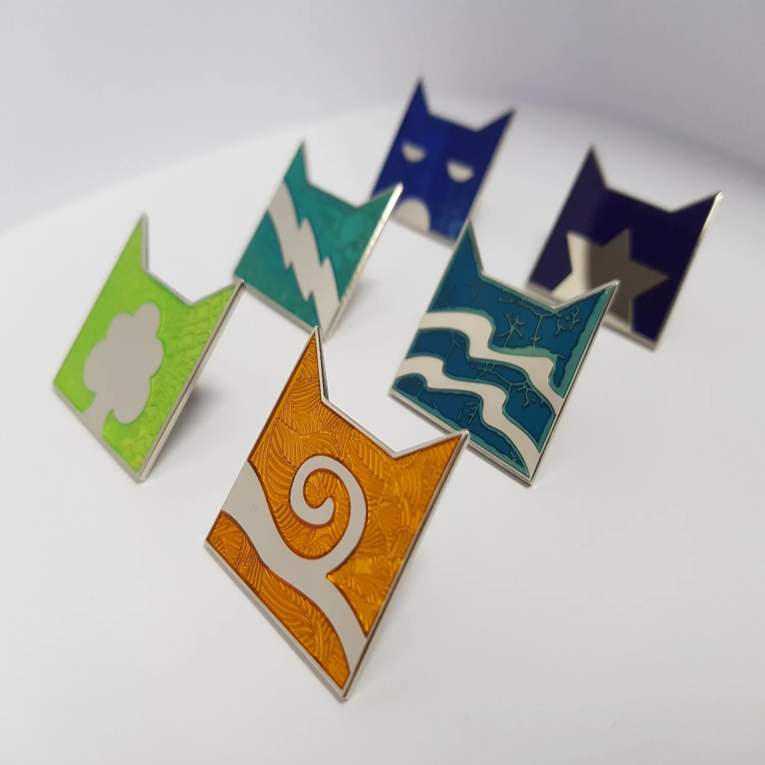 Collector's RiverClan Pin Badge - Image 2
