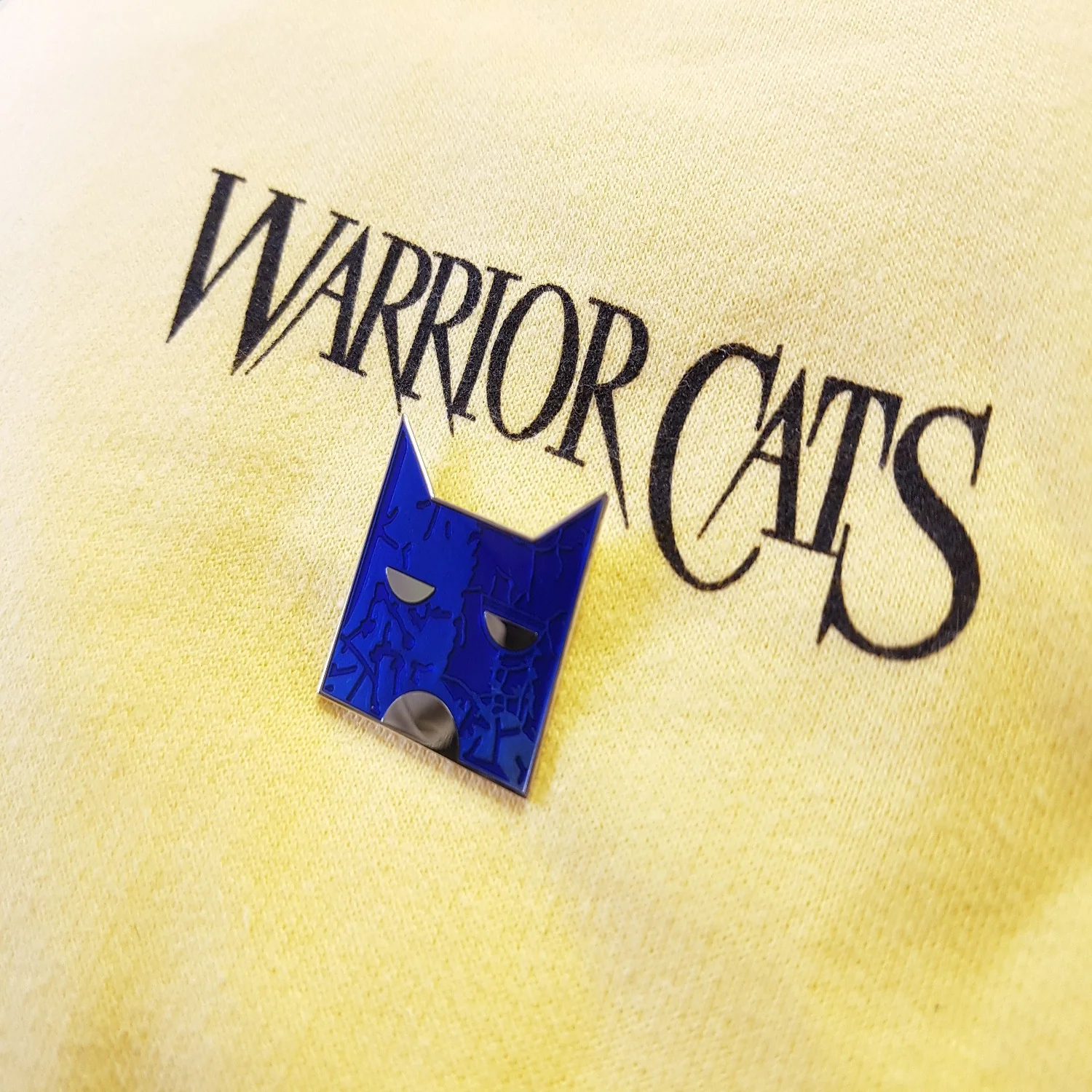 Collector's ShadowClan Pin Badge - Image 2