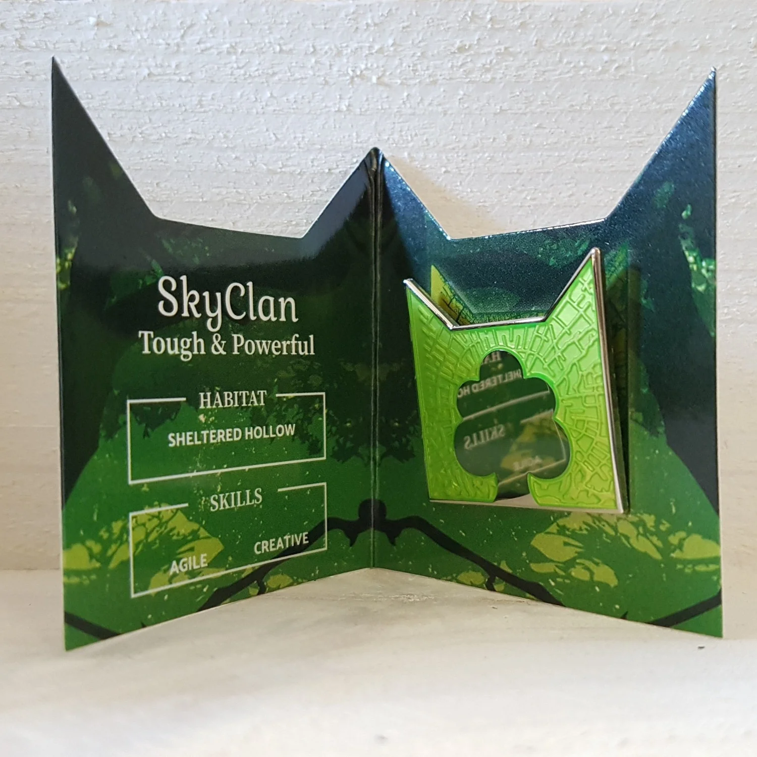 Collector's SkyClan Pin Badge - Image 4
