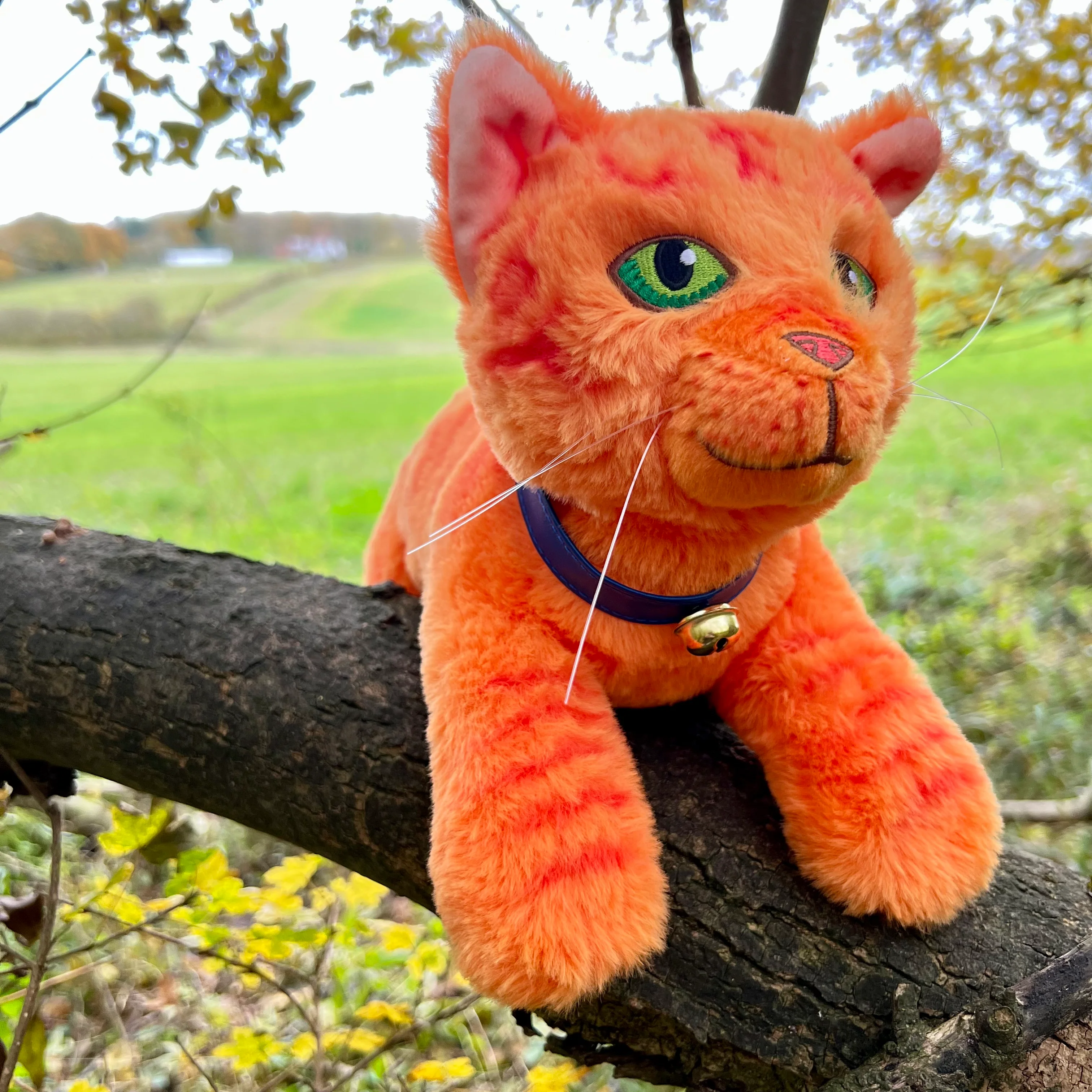 Rusty Large Plush Cat - Image 2